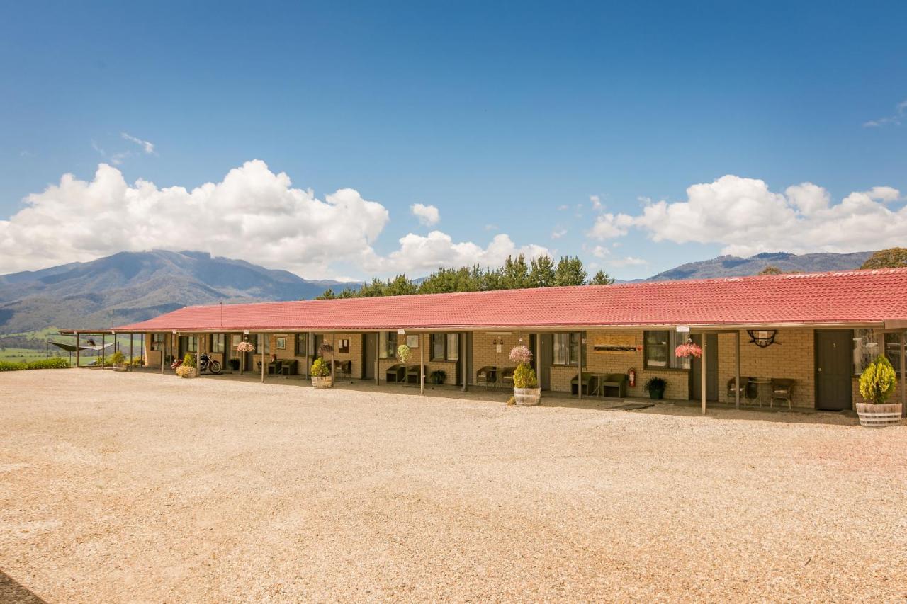 Allamar Motel Mount Beauty Exterior photo